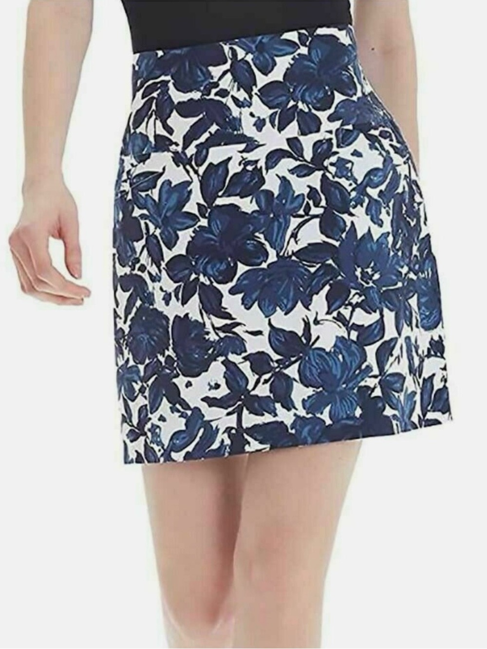 S.C & Co. Tummy Control White& Blue Floral Skort With Pockets Women's Size S